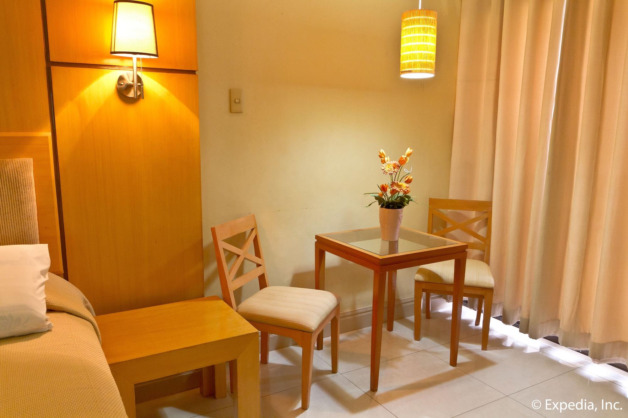 โรงแรมคราวน์รีเจนซี่เรสซิเดนซ์เซบู Cebu ภายนอก รูปภาพ