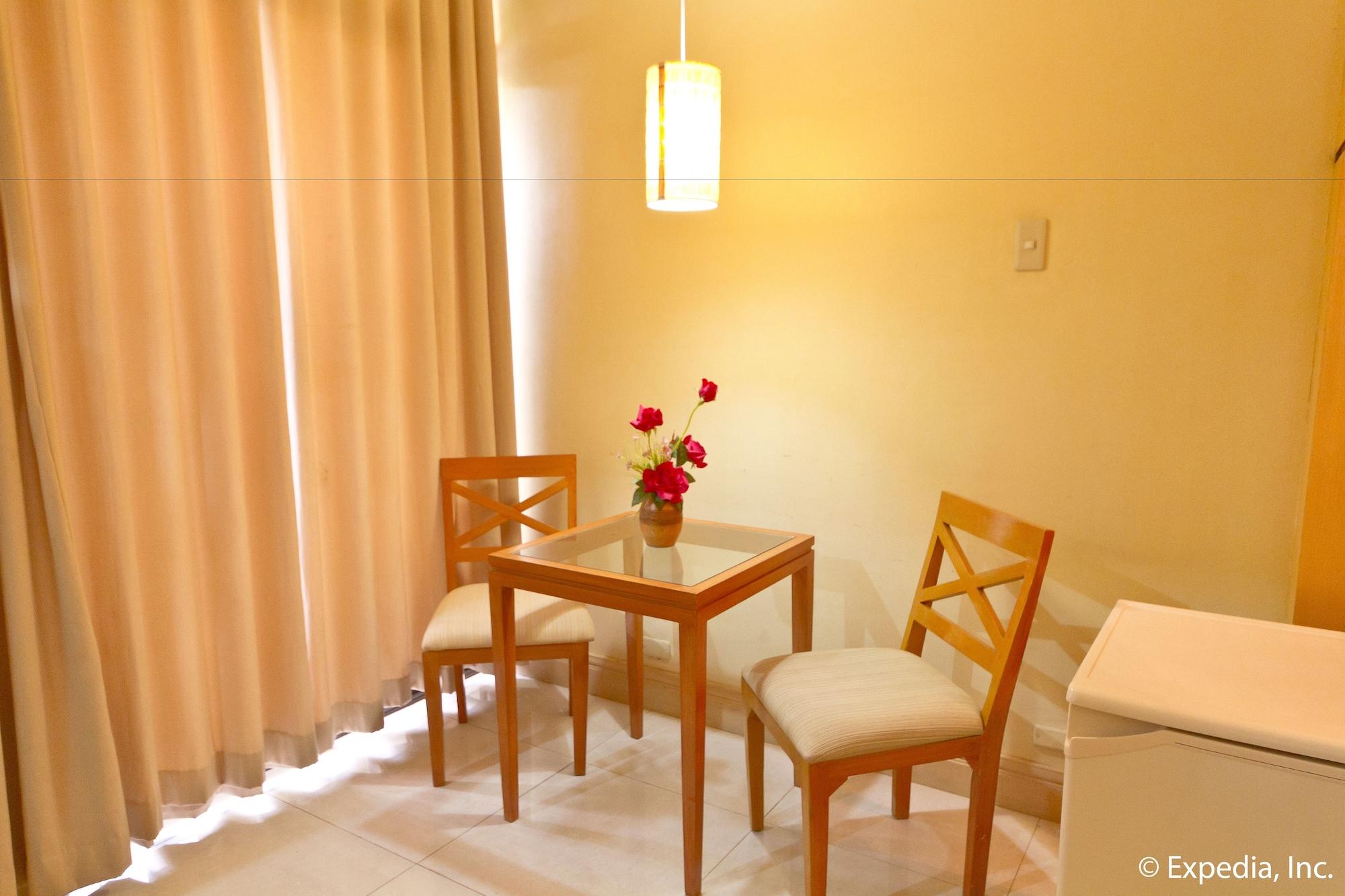 โรงแรมคราวน์รีเจนซี่เรสซิเดนซ์เซบู Cebu ภายนอก รูปภาพ