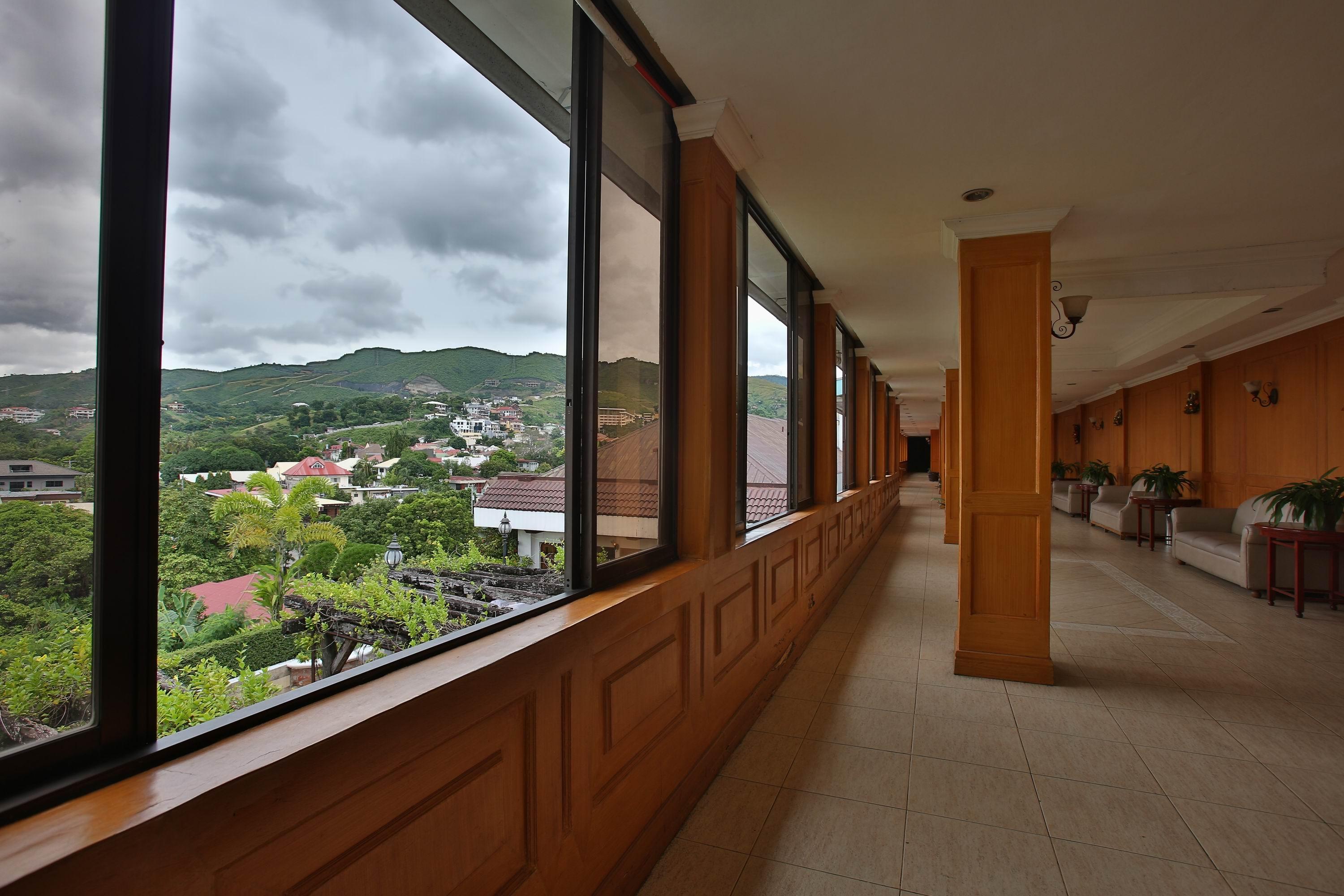 โรงแรมคราวน์รีเจนซี่เรสซิเดนซ์เซบู Cebu ภายนอก รูปภาพ