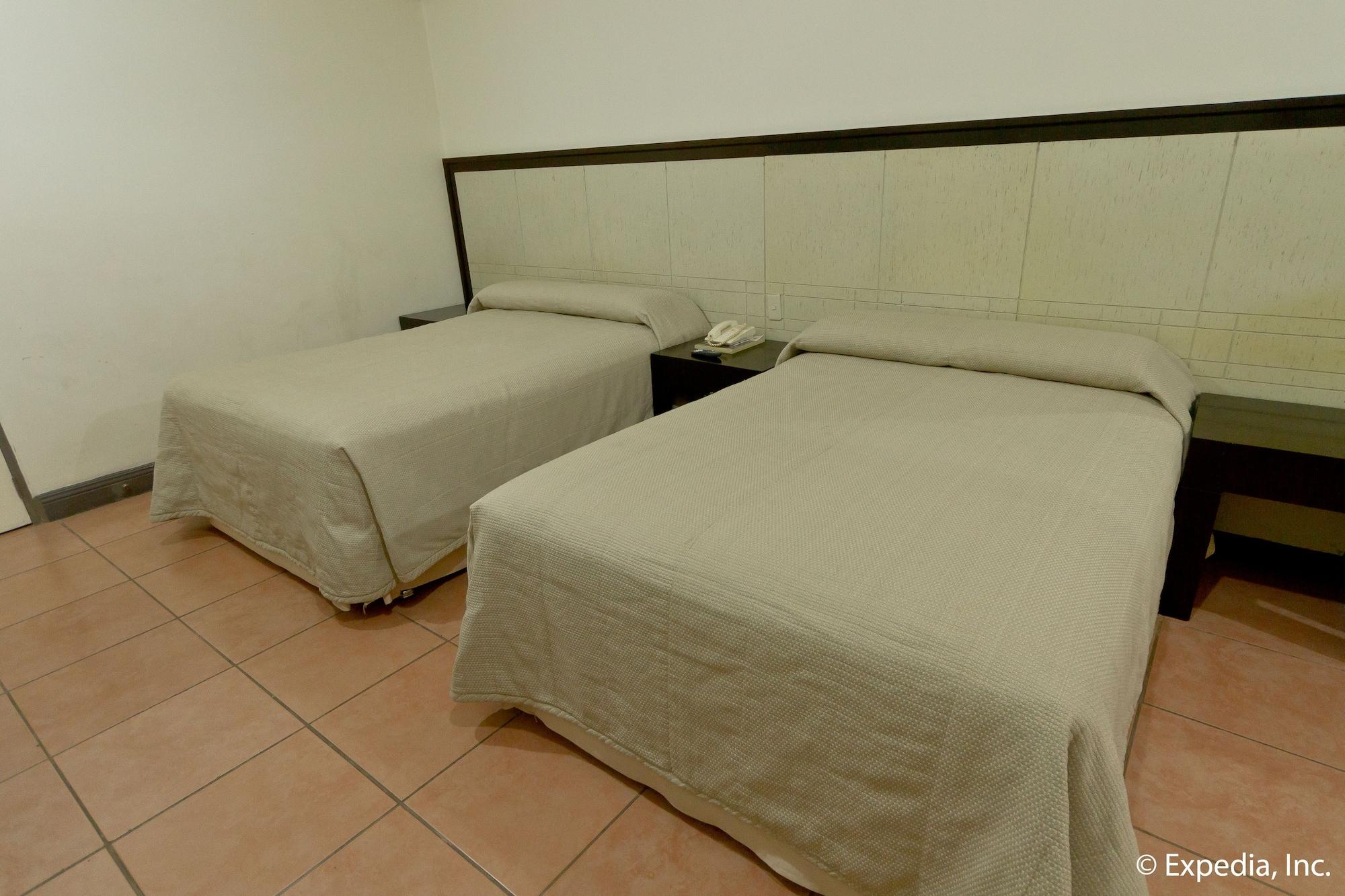 โรงแรมคราวน์รีเจนซี่เรสซิเดนซ์เซบู Cebu ภายนอก รูปภาพ